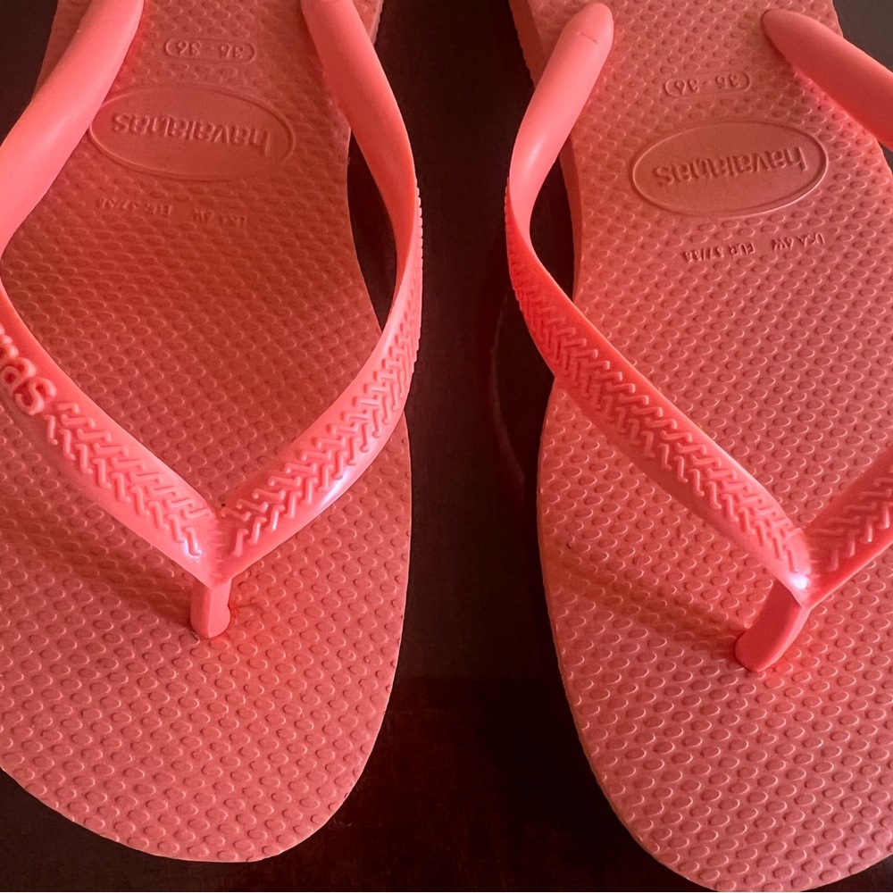 Havaianas Peach Pink Flip Flops Sz 7